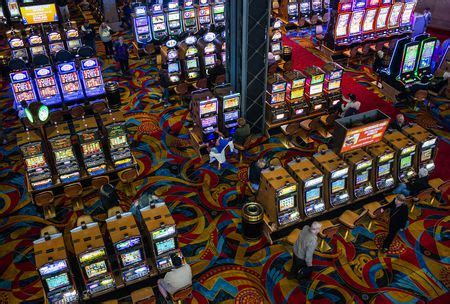 Hot New Slots & Video Poker at Hollywood Casino at Penn National Race.